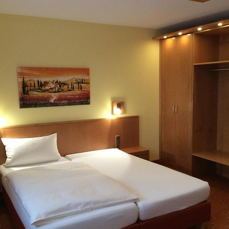 Landhotel Heiner Meyer Wahrenholz Quarto foto