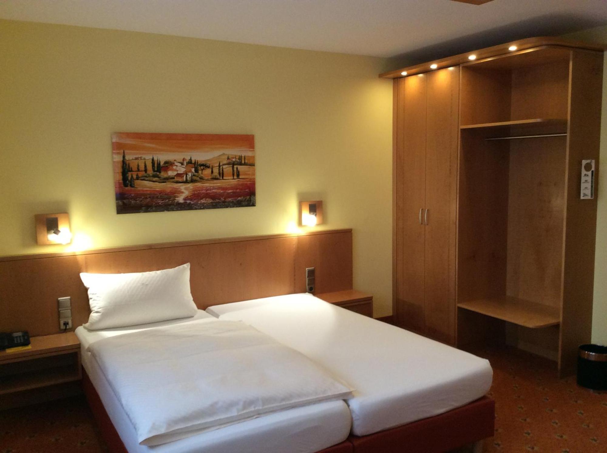 Landhotel Heiner Meyer Wahrenholz Quarto foto